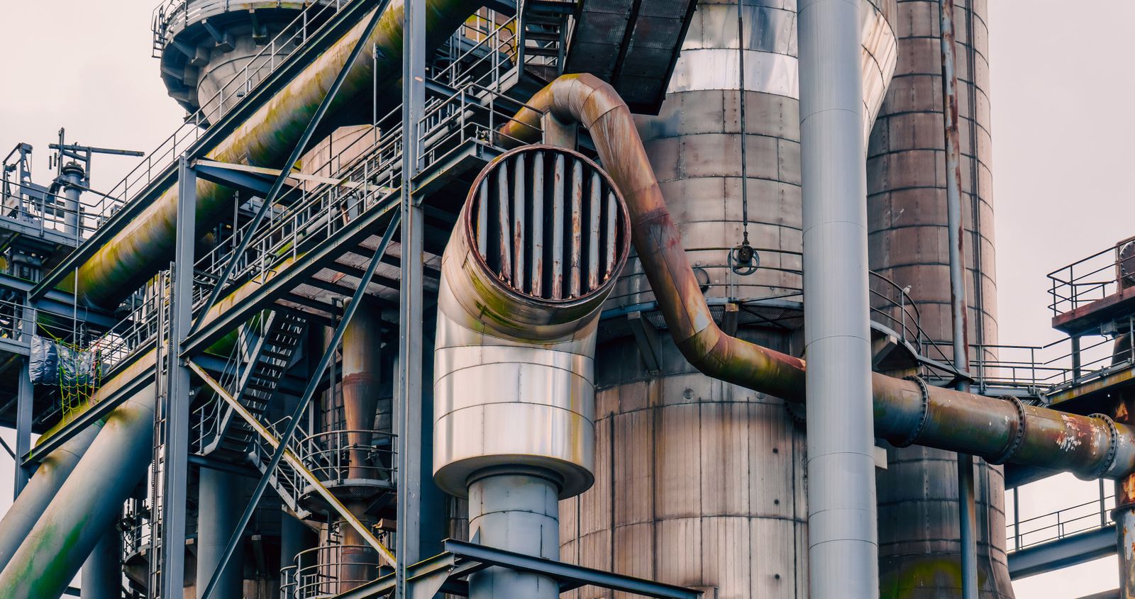 Process piping and structures on an industrial plant