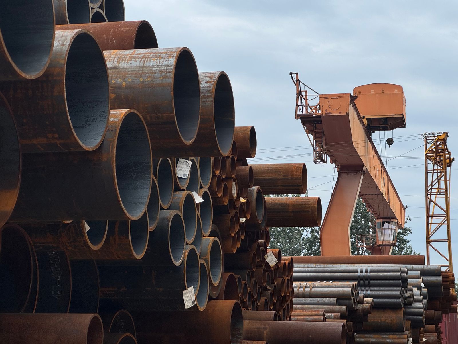 Stacked steel pipes