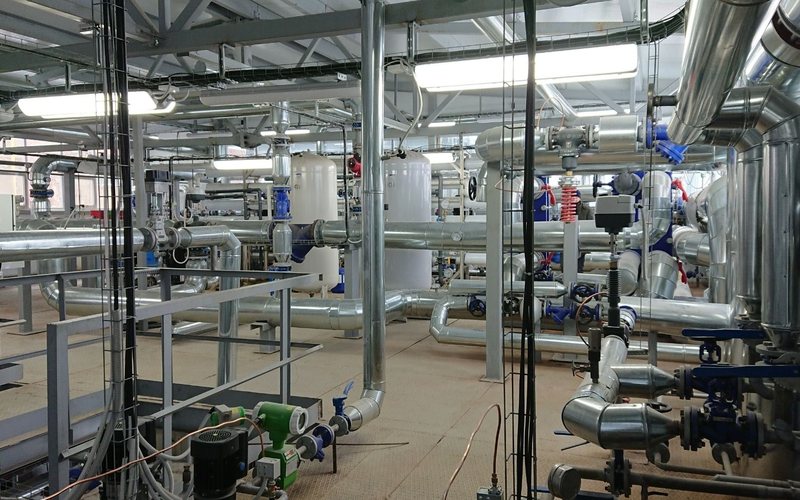 Mechanical piping in a plant room